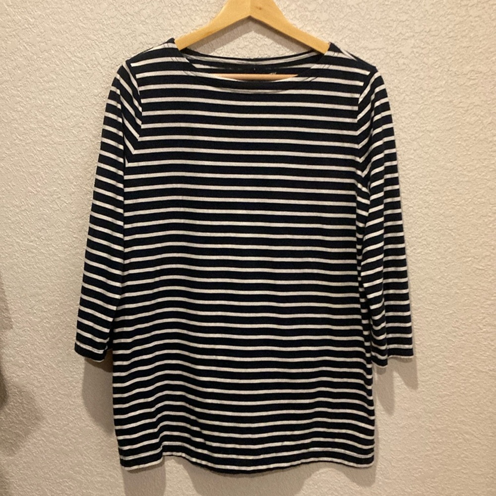 Duluth 3/4 sleeve navy blue and white striped large tunic